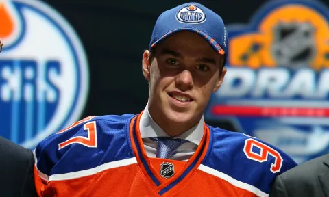 Connor McDavid na drafte