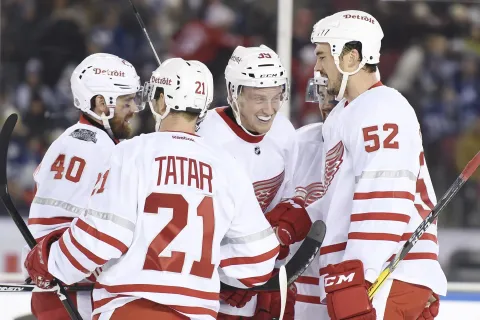 Tomáš Tatar a hráči Detroitu