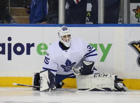 Curtis McElhinney