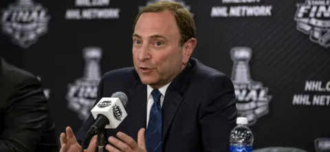 Gary Bettman (hl. komisár NHL)