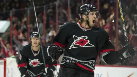Elias Lindholm