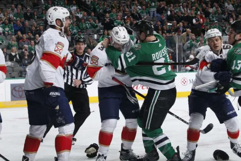 Antoine Roussel vs Keith Yandle