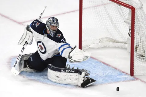 Connor Hellebuyck