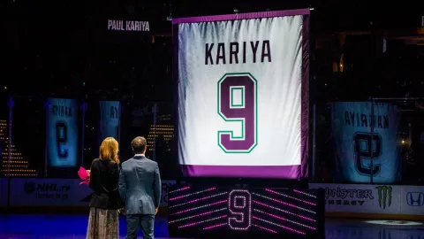 Paul Kariya sa dočkal pocty: Druhý hráč Ducks s vyradeným dresom +VIDEO