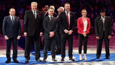 Hokejová sieň slávy privítala tri veľké legendy NHL