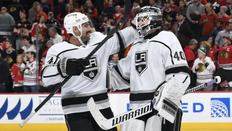 Petersen využil šancu za Budajom a získal prvú výhru v kariére v NHL