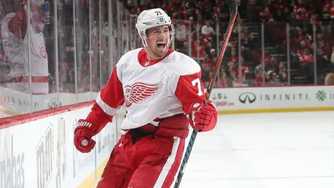 VIDEO: Noc veľkých comebackov, zaujali najmä skvelé Buffalo a Philadelphia