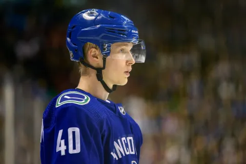 Pettersson vládne všetkým nováčikom. Je najväčším kandidátom na Calderovu trofej +VIDEO