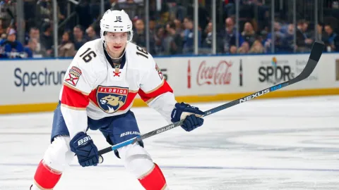 VIDEO: Zázračná hokejka Barkova. Mladý Fín je potichu jedným z najlepších v NHL