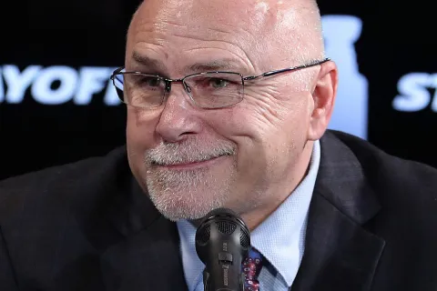 Najlepší tréner v NHL? Favorit Barry Trotz odkazuje na iného