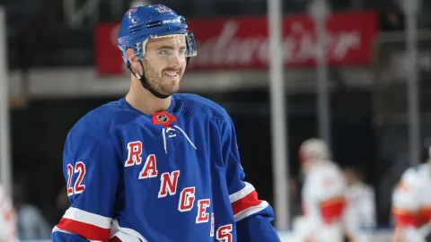 Po vykúpení zo zmluvy dlho Kevin Shattenkirk bez novej neobstál
