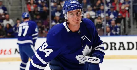 Toronto hľadá posilu do obrany. Dostalo ale ponuky na hviezdnu posilu spred roka