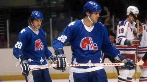 Bratia Šťastní v drese Quebec Nordiques