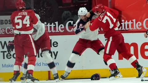 VIDEO: V súkromí sú priatelia. V zápase NHL sa pobili!