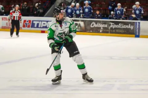 Pripravuje sa v Nových Zámkoch a má sa stať jednotkou draftu: Verí, že skauti NHL sledujú jeho výkony aj na Slovensku
