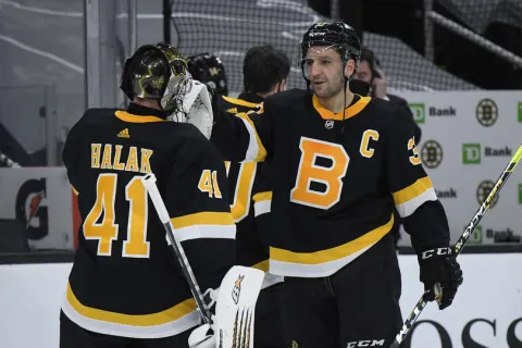 Jaroslav Halák a Patrice Bergeron
