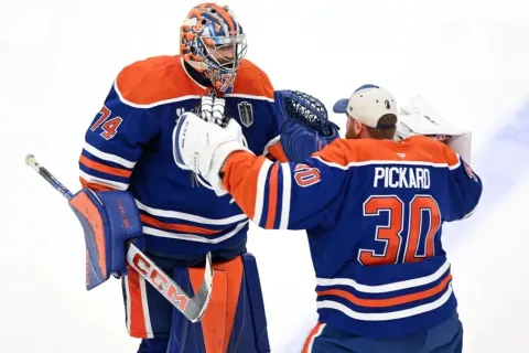 Stuart Skinner a Calvin Pickard