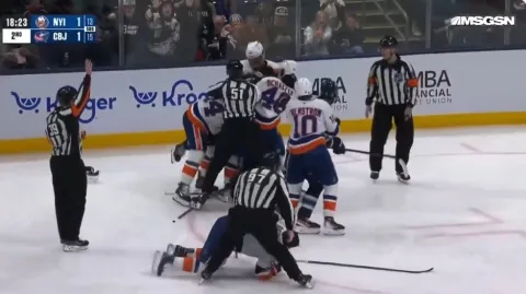 Šarvátka v zápase Columbus - Islanders