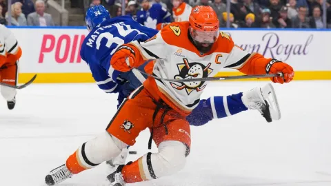 Radko Gudas vs Auston Matthews