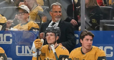 John Tortorella na lavičke Vegas