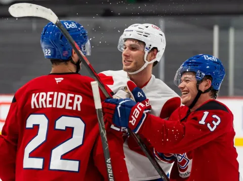 Kreider, Slafkovský a Caufield